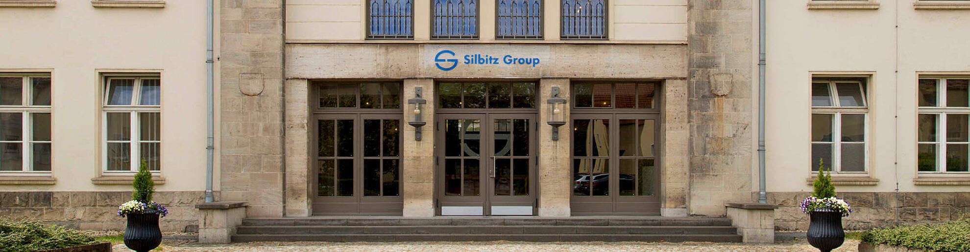 Der Eingang zum Hauptgebäude der Silbitz Group